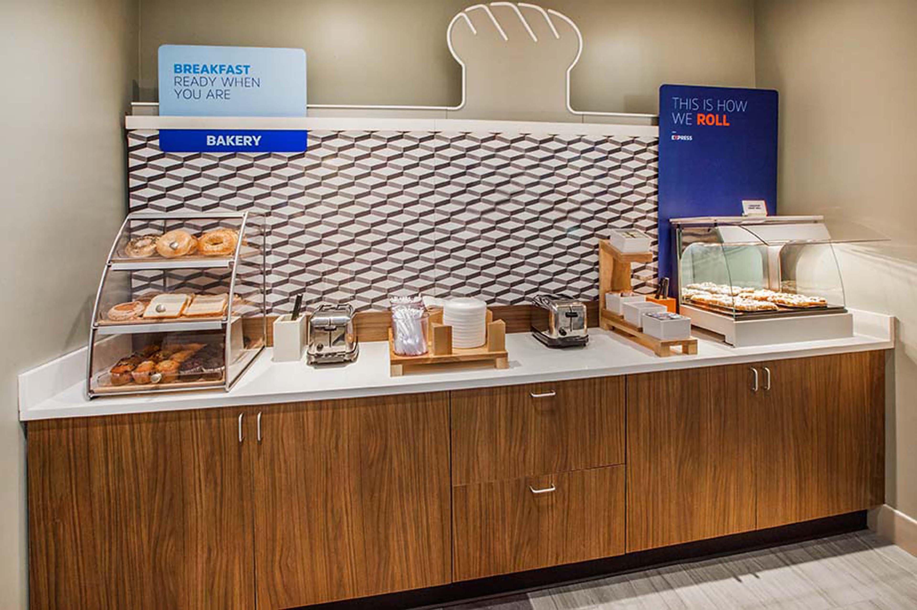 Holiday Inn Express Hotel & Suites Louisville South-Hillview, An Ihg Hotel Ngoại thất bức ảnh